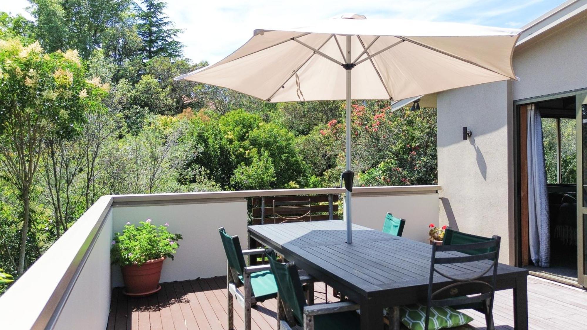 Large, Comfy, Stylish Apartment Havelock North Luaran gambar