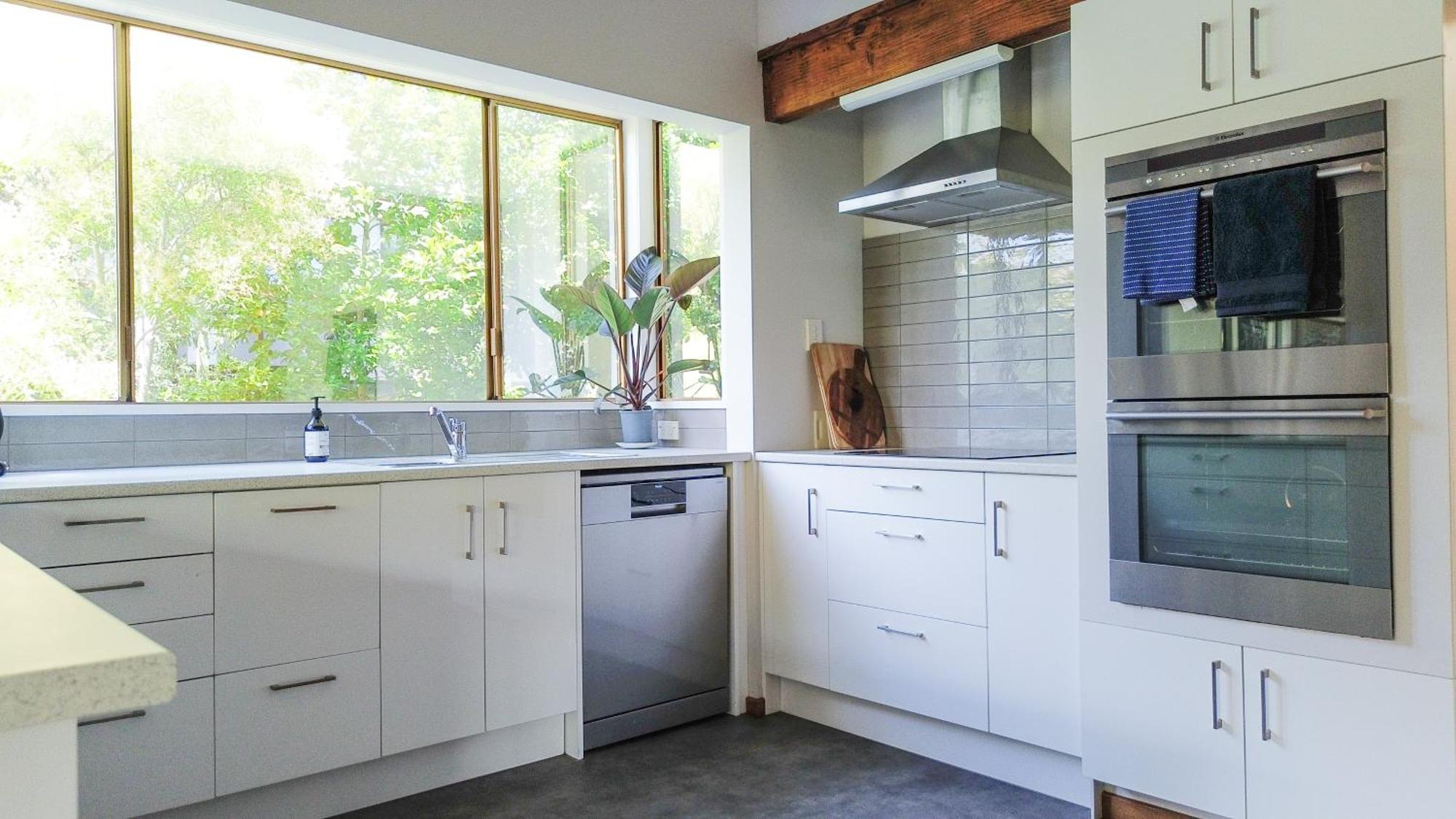 Large, Comfy, Stylish Apartment Havelock North Luaran gambar